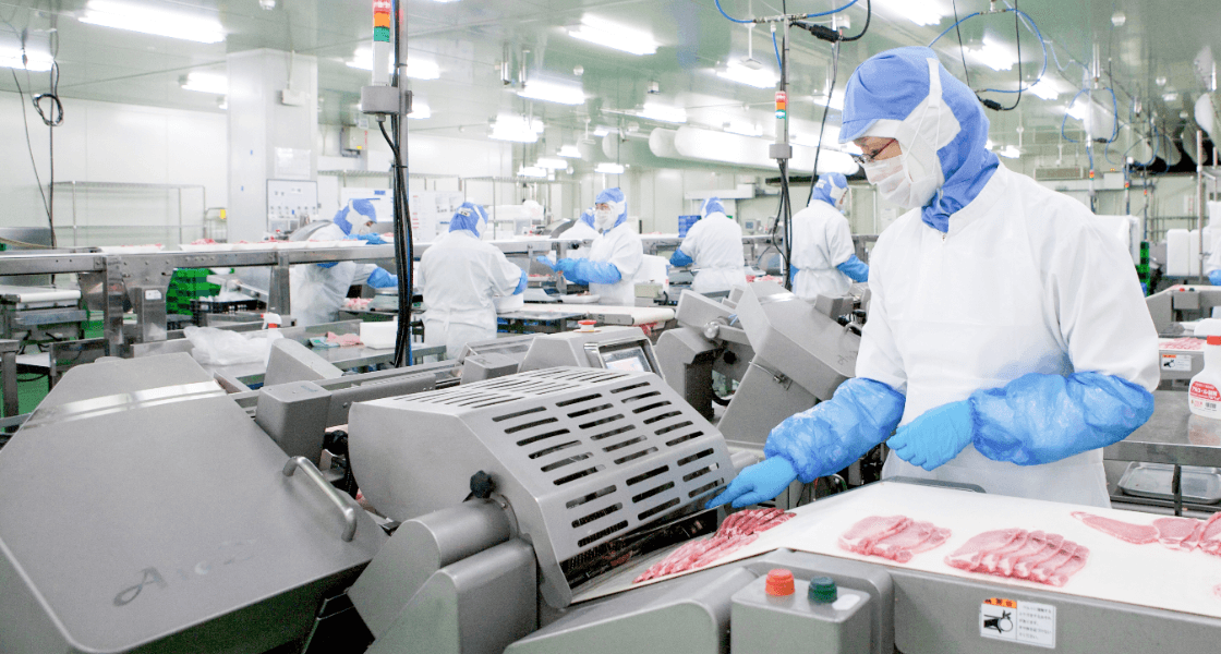 食品加工の作業風景